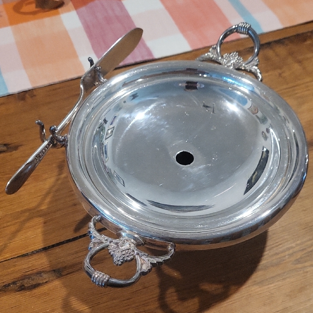 Hartford Silver Serveware Ornate Dome Dish - Picture 2 of 5
